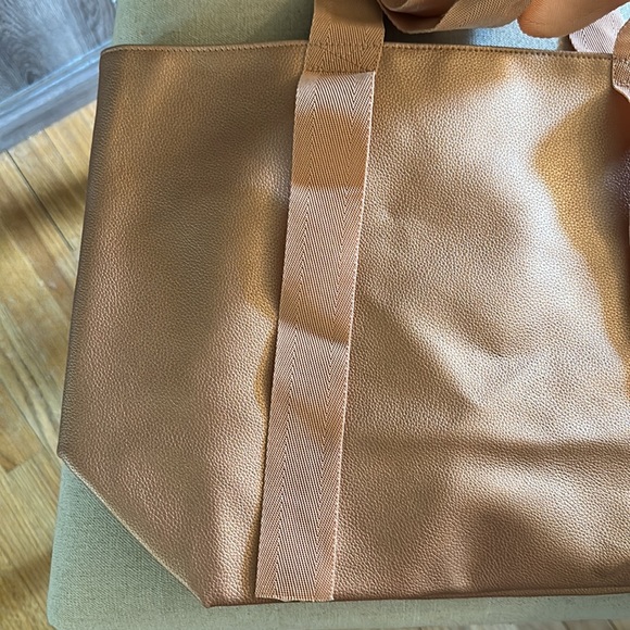 Saks Fifth Avenue PVC Metallic Rose Gold Tote Bag - Picture 2 of 12